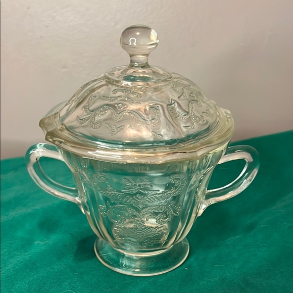 Vintage Pressed Clear Depression Glass Nut Bowl/Candy Dish with Lid - Picture 5 of 5